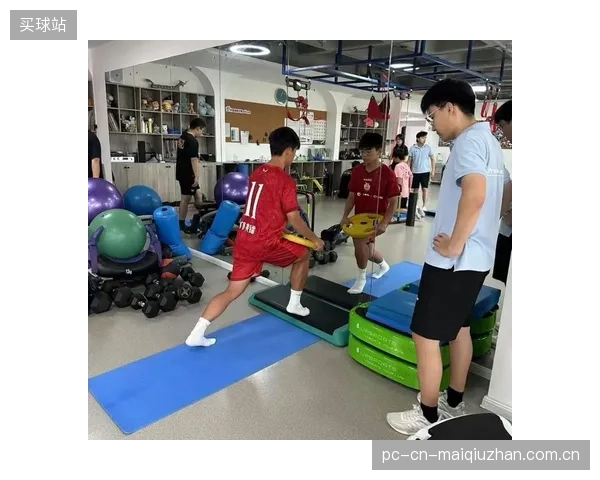 本赛季的伤病潮凸显了医疗和运动表现团队的重要性，数据分析被广泛用于指导球员的康复和复出决策。
